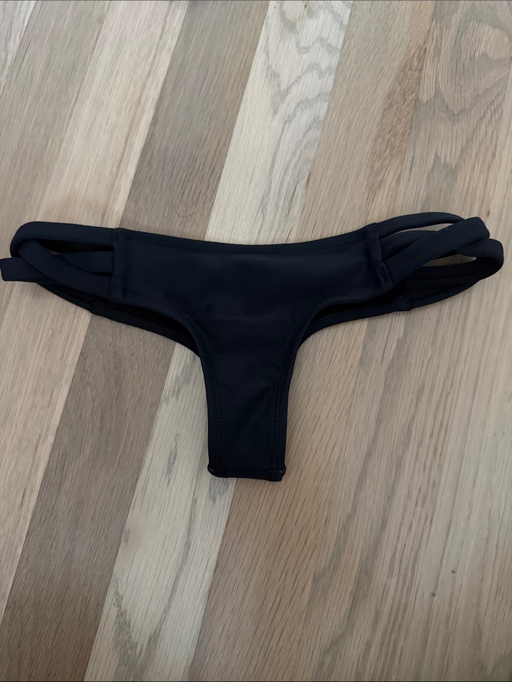 Pakaloha black pipeline bottom